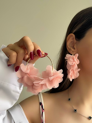 گوشواره زنانه مدل حلقه ای پارچه ای گلبه ای