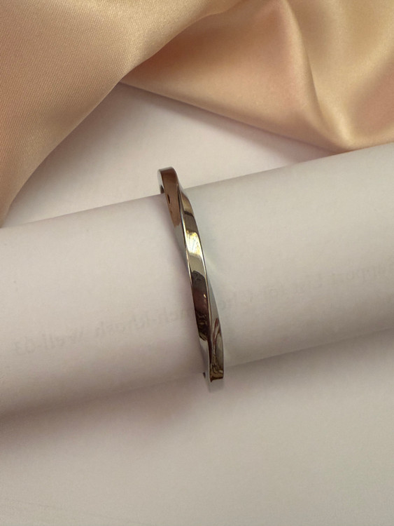 دستبند بنگل پیچ اسپرت نقره ای